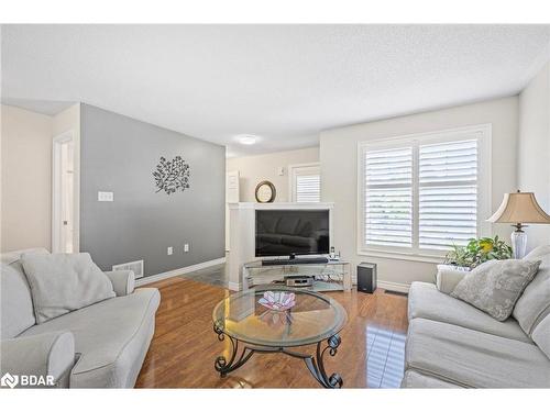 10 Claire Drive, Barrie, ON - Indoor Photo Showing Living Room