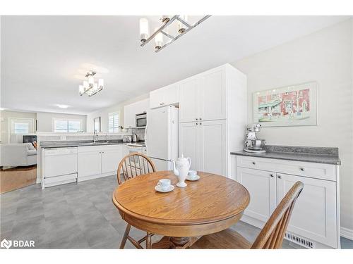 10 Claire Drive, Barrie, ON - Indoor Photo Showing Dining Room