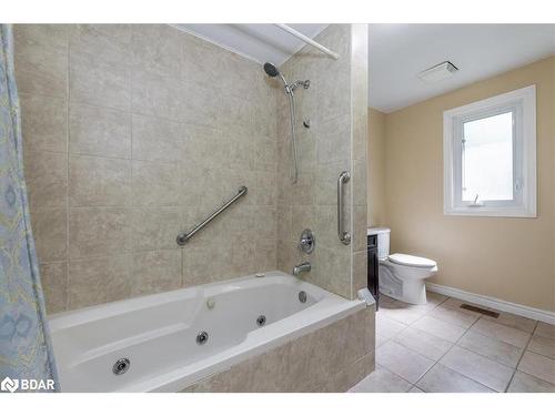 995 Gilmore Avenue, Innisfil, ON - Indoor Photo Showing Bathroom