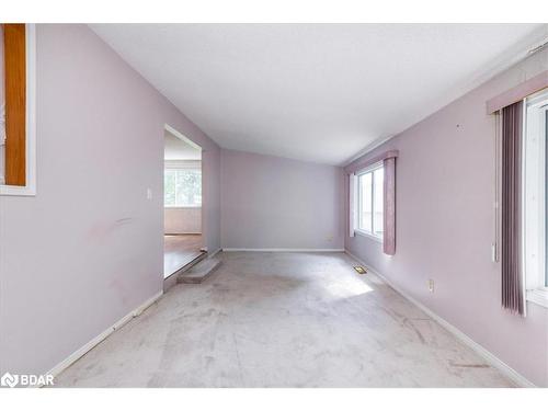11 Carmans Cove, Innisfil, ON - Indoor Photo Showing Other Room
