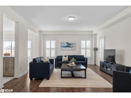 88 Atlantis Drive, Orillia, ON - Indoor Photo Showing Living Room