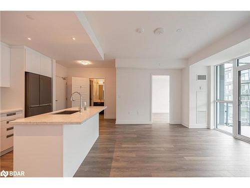 335-375 Sea Ray Avenue, Innisfil, ON - Indoor Photo Showing Kitchen