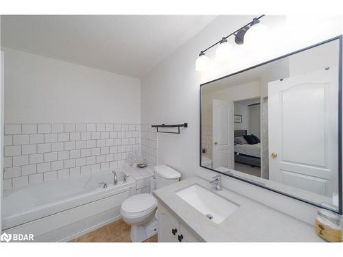 5-488 Yonge Street, Barrie, ON - Indoor Photo Showing Bathroom