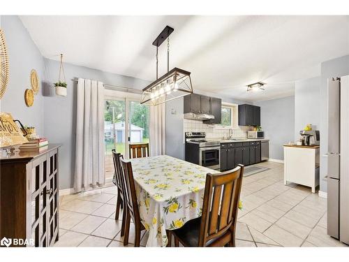 39 7 Line N, Oro-Medonte, ON - Indoor Photo Showing Dining Room