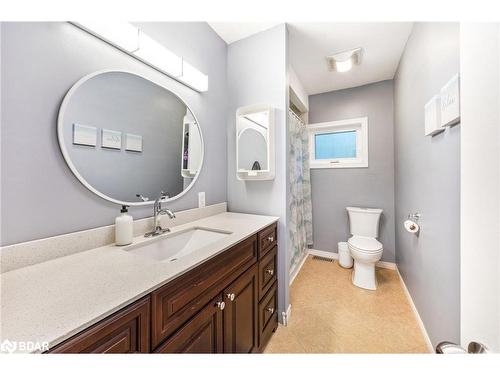 39 7 Line N, Oro-Medonte, ON - Indoor Photo Showing Bathroom