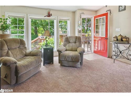 4976 25Th Sideroad, Thorton, ON - Indoor Photo Showing Living Room