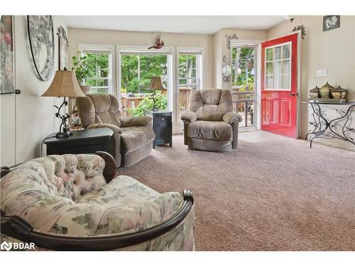 4976 25Th Sideroad, Thorton, ON - Indoor Photo Showing Living Room