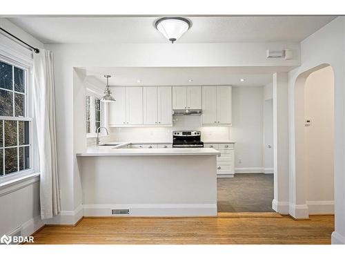 96 Drury Lane, Barrie, ON - Indoor Photo Showing Kitchen