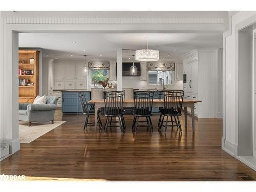 3211 Fleming Boulevard, Innisfil, ON - Indoor Photo Showing Dining Room