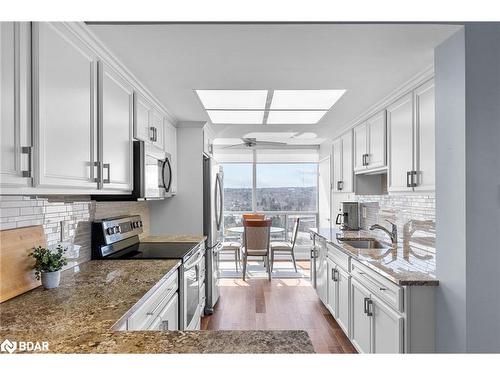 808-65 Ellen Street, Barrie, ON - Indoor Photo Showing Kitchen With Upgraded Kitchen