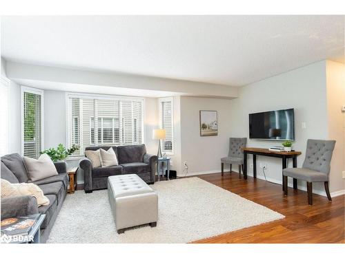 29 Sundial Court, Collingwood, ON - Indoor Photo Showing Living Room