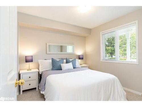 29 Sundial Court, Collingwood, ON - Indoor Photo Showing Bedroom