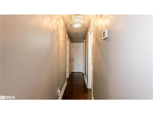 195 Little Avenue, Barrie, ON - Indoor Photo Showing Kitchen