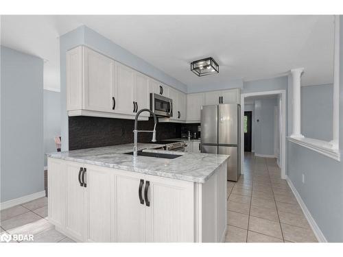 2283 Jack Crescent, Innisfil, ON - Indoor Photo Showing Kitchen With Stainless Steel Kitchen With Upgraded Kitchen