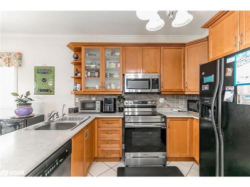 71 Ruffet Drive, Barrie, ON - Indoor Photo Showing Kitchen With Double Sink