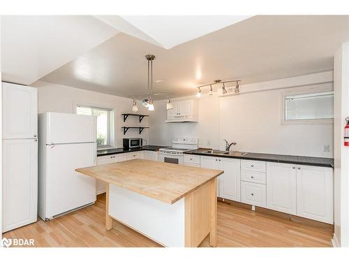 71 Ruffet Drive, Barrie, ON - Indoor Photo Showing Kitchen With Double Sink