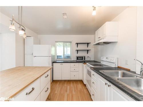 71 Ruffet Drive, Barrie, ON - Indoor Photo Showing Kitchen With Double Sink