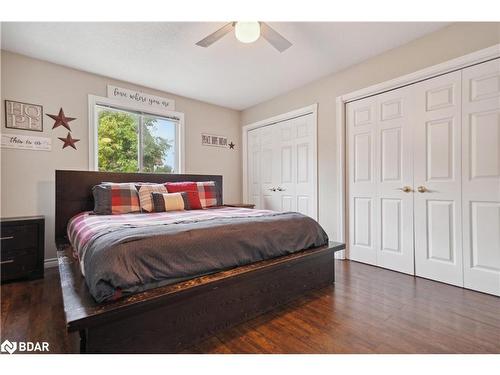 119 58Th Street S, Wasaga Beach, ON - Indoor Photo Showing Bedroom