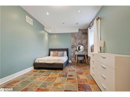 119 58Th Street S, Wasaga Beach, ON - Indoor Photo Showing Bedroom