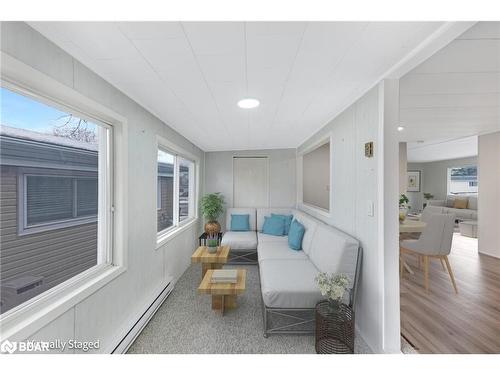 30 Weeping Willow Drive, Innisfil, ON - Indoor Photo Showing Laundry Room