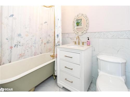 7001 County Road 27, Innisfil, ON - Indoor Photo Showing Bathroom