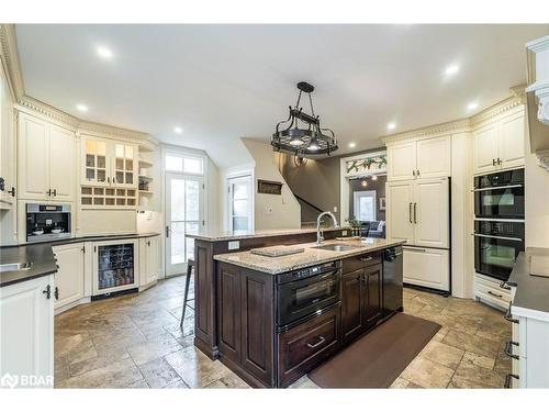 7001 County Road 27, Innisfil, ON - Indoor Photo Showing Kitchen With Upgraded Kitchen