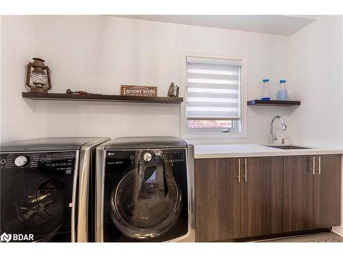 112 Stewart Crescent Crescent, Bradford West Gwillimbury, ON - Indoor Photo Showing Laundry Room