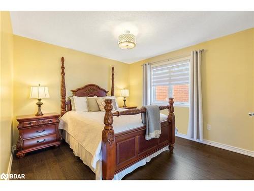 112 Stewart Crescent Crescent, Bradford West Gwillimbury, ON - Indoor Photo Showing Bedroom