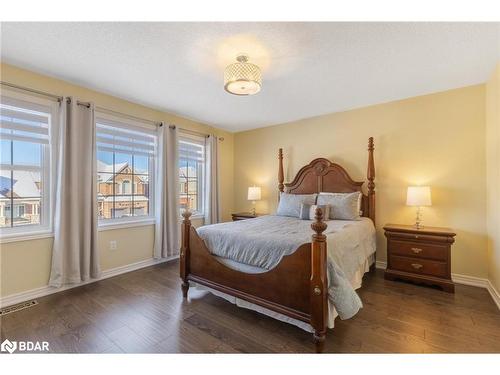 112 Stewart Crescent Crescent, Bradford West Gwillimbury, ON - Indoor Photo Showing Bedroom