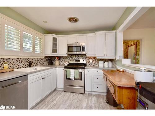 115 Duckworth Street, Barrie, ON - Indoor Photo Showing Kitchen