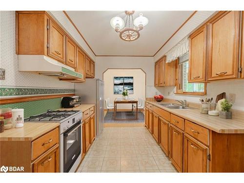 367 Highland Avenue, Orillia, ON - Indoor Photo Showing Kitchen With Double Sink