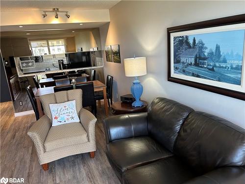 1507-75 Ellen Street, Barrie, ON - Indoor Photo Showing Living Room