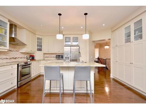 14 Turner Drive, Barrie, ON - Indoor Photo Showing Kitchen With Upgraded Kitchen