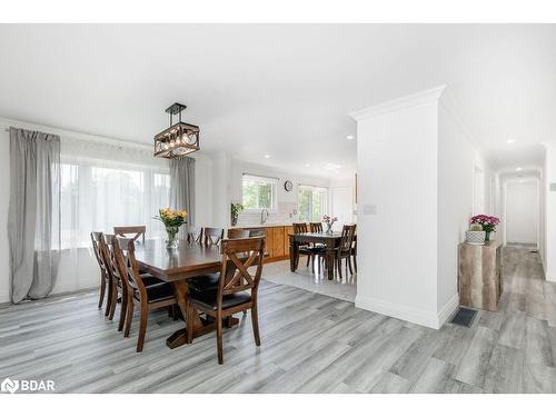 7765 5Th Line, Angus, ON - Indoor Photo Showing Dining Room