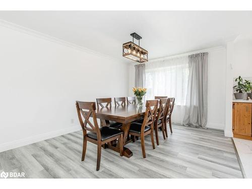 7765 5Th Line, Angus, ON - Indoor Photo Showing Dining Room