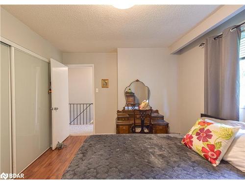 16-1095 Mississaga Street W, Orillia, ON - Indoor Photo Showing Bedroom