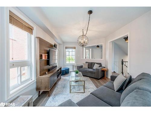 51 Catherine Drive, Barrie, ON - Indoor Photo Showing Living Room