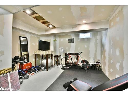 30 Red Oak Drive, Barrie, ON - Indoor Photo Showing Gym Room