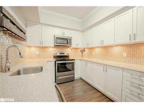 411-306 Essa Road, Barrie, ON - Indoor Photo Showing Kitchen With Stainless Steel Kitchen With Upgraded Kitchen
