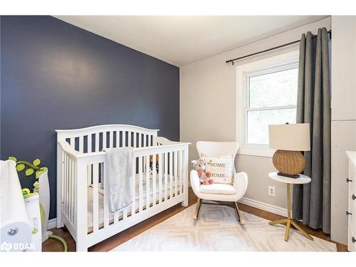 483 Mapleview Drive E, Innisfil, ON - Indoor Photo Showing Bedroom