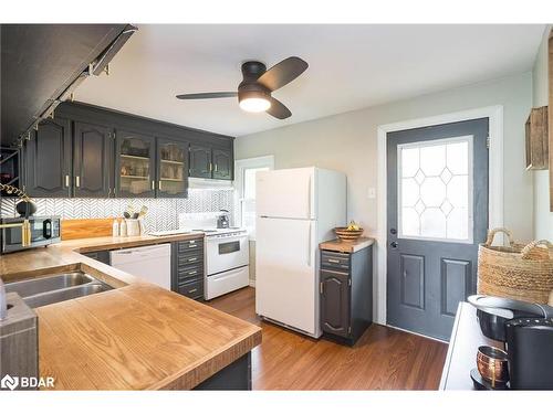 483 Mapleview Drive E, Innisfil, ON - Indoor Photo Showing Kitchen With Double Sink