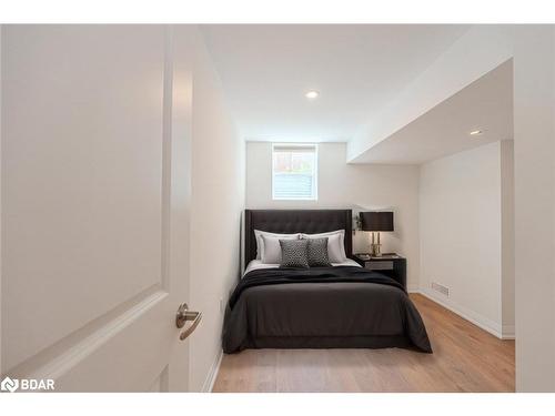 159 Franklin Trail, Barrie, ON - Indoor Photo Showing Bedroom