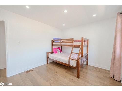 159 Franklin Trail, Barrie, ON - Indoor Photo Showing Bedroom