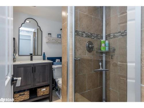 11 Murray Street, Orillia, ON - Indoor Photo Showing Bathroom