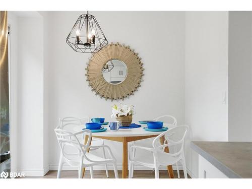 47 Golds Crescent, Barrie, ON - Indoor Photo Showing Dining Room