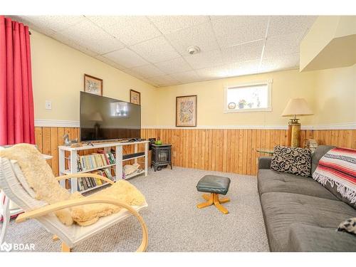 35 Nicholson Drive, Barrie, ON - Indoor Photo Showing Other Room