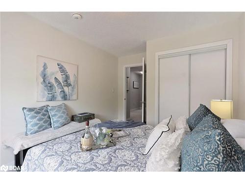 74 Leeson Street N, Grand Valley, ON - Indoor Photo Showing Bedroom