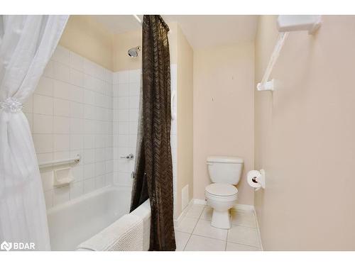 103-25 Meadow Lane, Barrie, ON - Indoor Photo Showing Bathroom