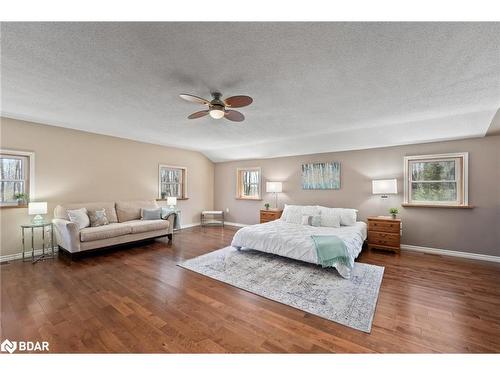 800 Jeffrey Lake Road, Bancroft, ON - Indoor Photo Showing Bedroom