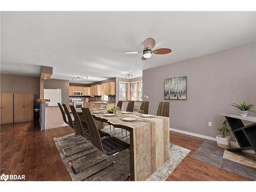 800 Jeffrey Lake Road, Bancroft, ON - Indoor Photo Showing Dining Room